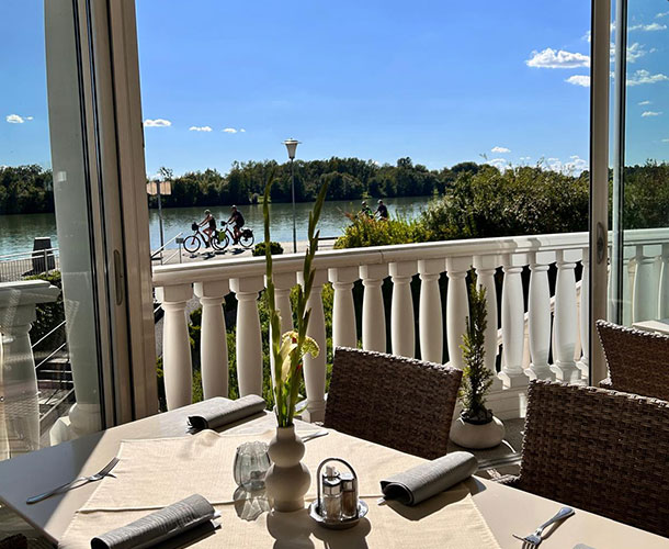 Restaurant DONAUSTUBE im Lettnerhof